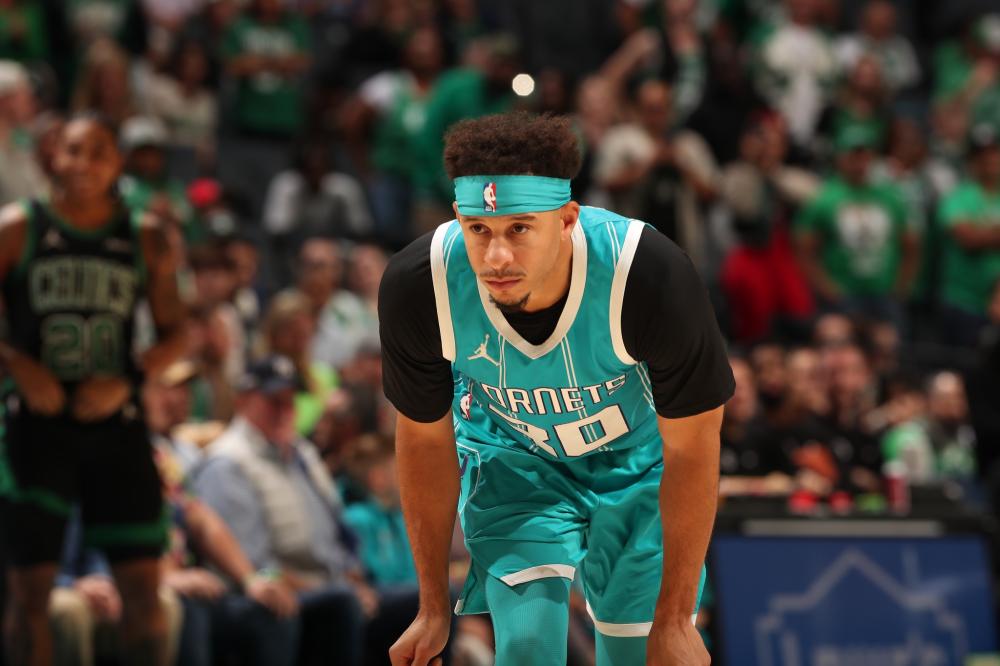 莱万几乎锁 莱万几乎锁