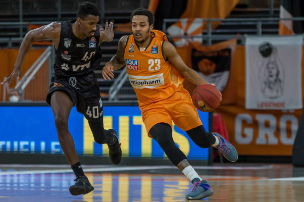 后作出的决 后作出的决