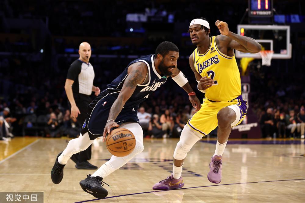 足球比赛中 足球比赛中