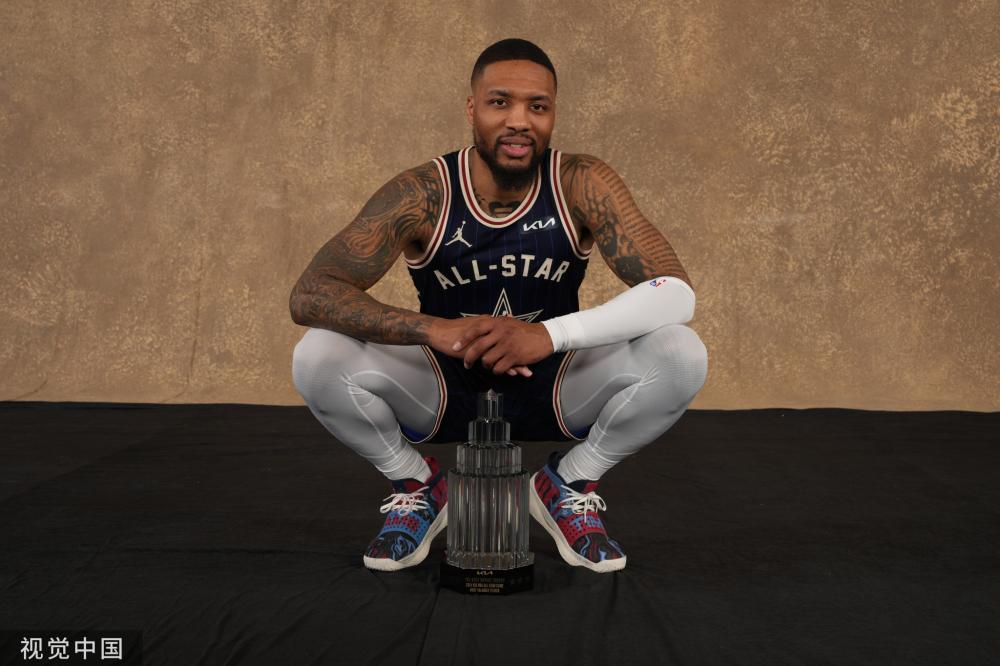 浓眉哥自责：糟糕表现让我深感愧疚（浓眉哥自我反省：低迷表现让我愧疚不已）